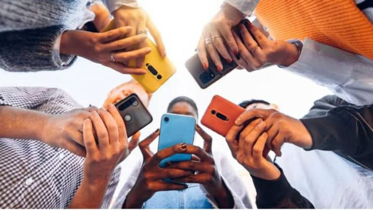 Best Practices for Discussing Politics on Social Media